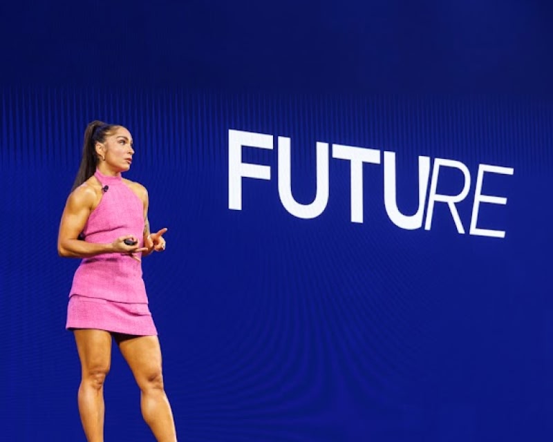Keynote speaker on FUTURE stage