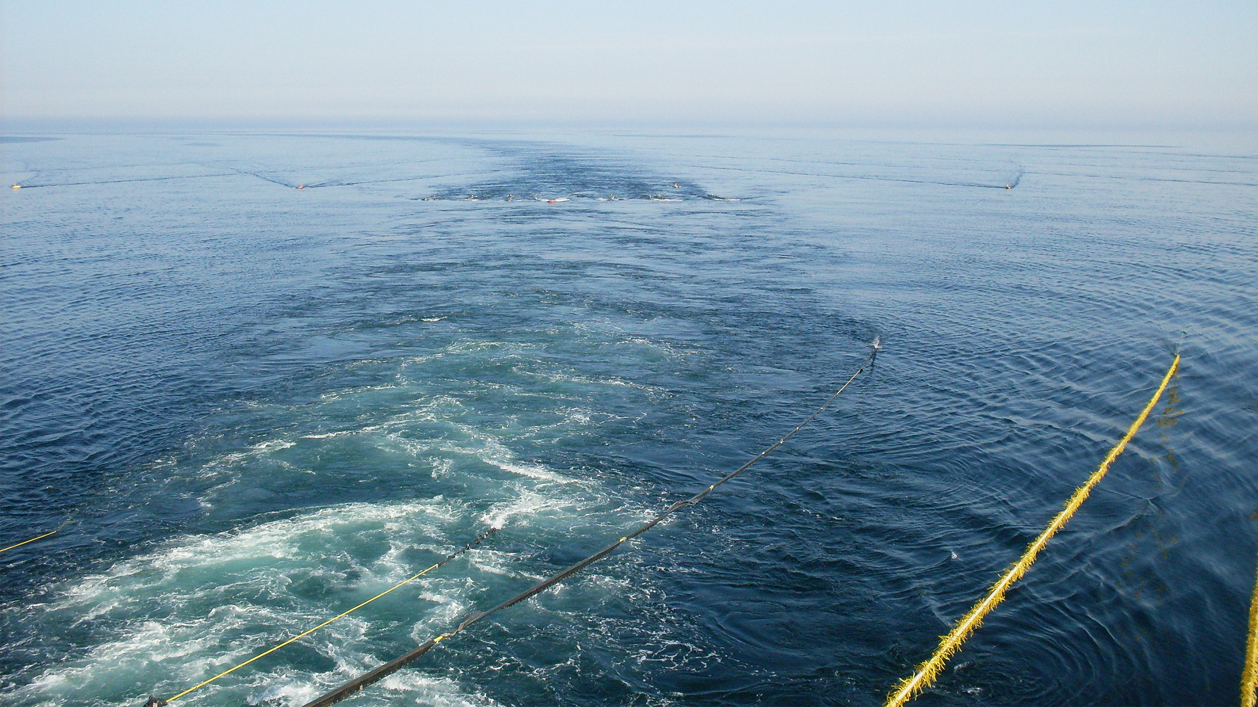 Installation of buoyancy modules from a vessel