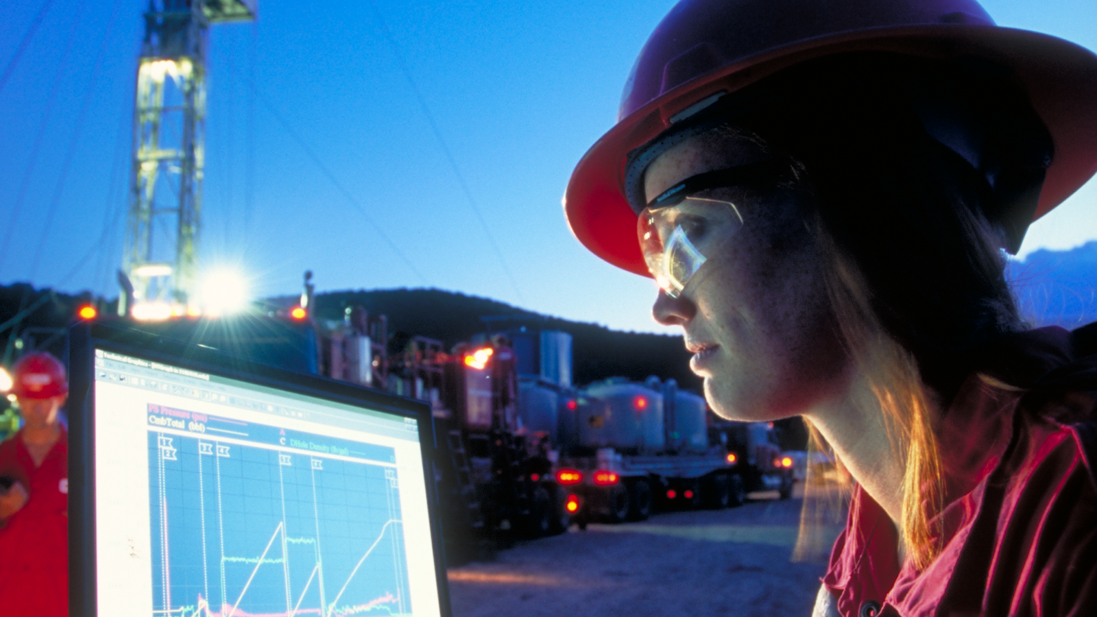 Halliburton cementing employee monitoring operation