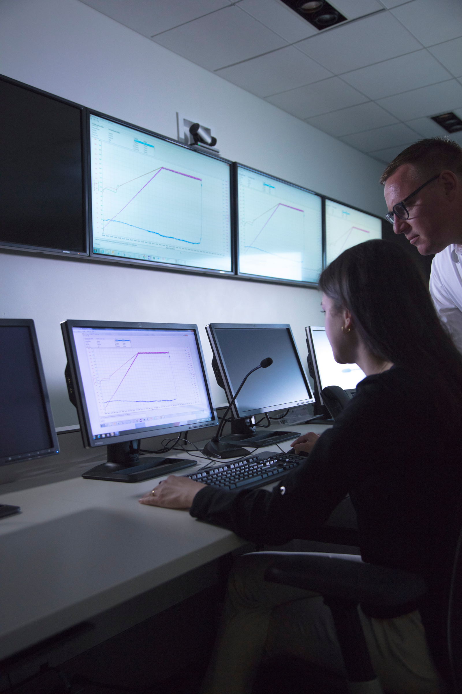 Halliburton cementing employee monitoring operation