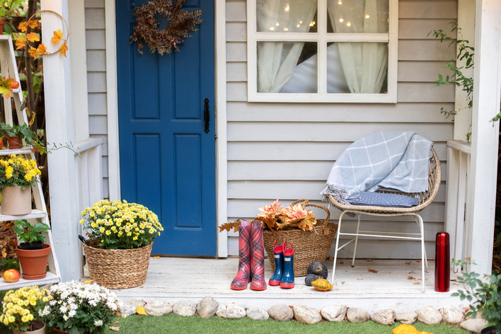 Charming outdoor living space