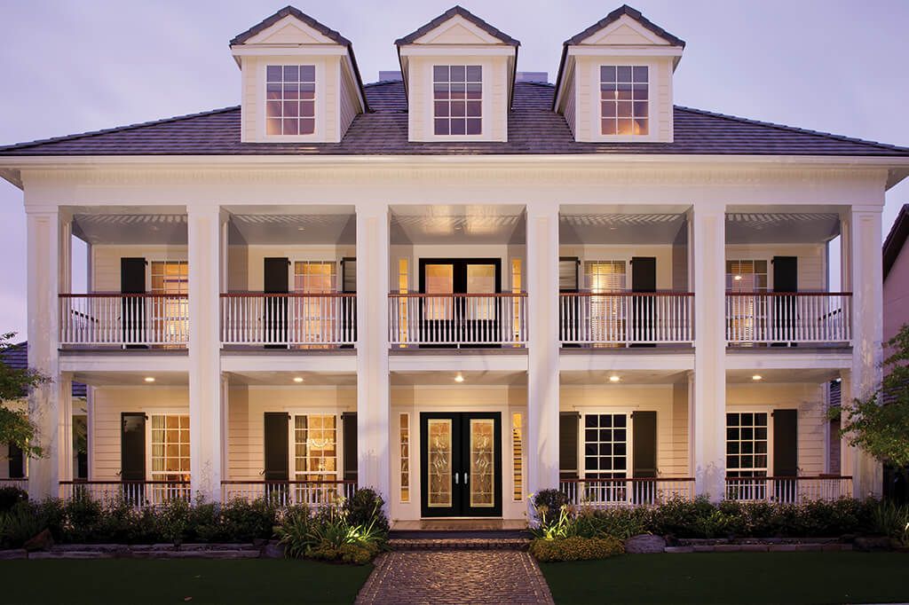 Traditional style home with grand entryway