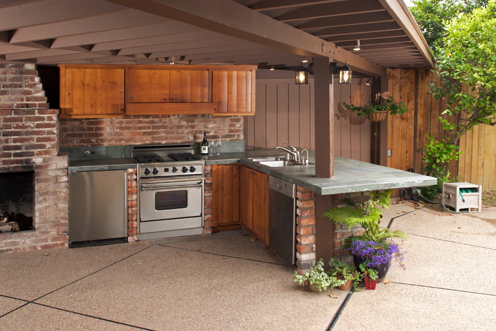 A beautiful outdoor kitchen