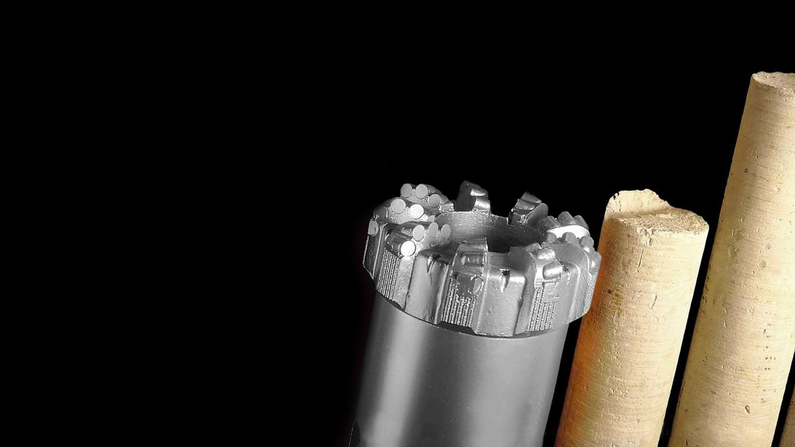RockStrong FCS™ coring system combined with RockSight™ split liner coring system results in a 98.5% core recovery rate.