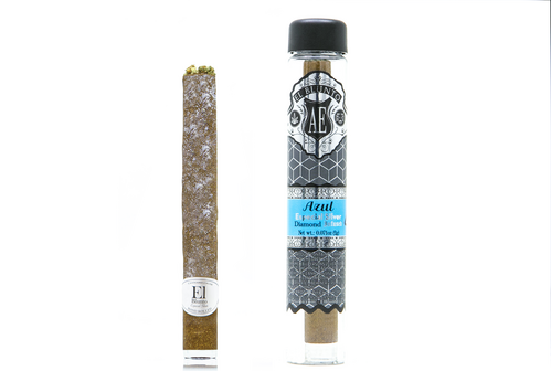 A photograph of AE ESPECIAL SILVER El Blunto Diamond Infused Indica Azul 2g