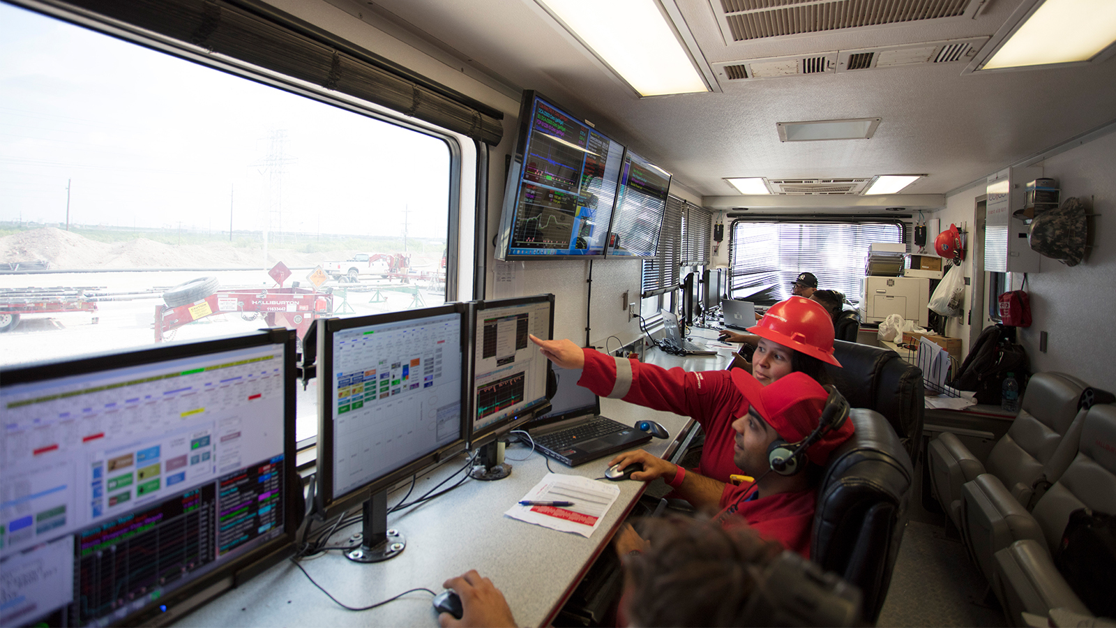 Halliburton digital data management gives onsite and remote teams the ability to view and collaborate with data.
