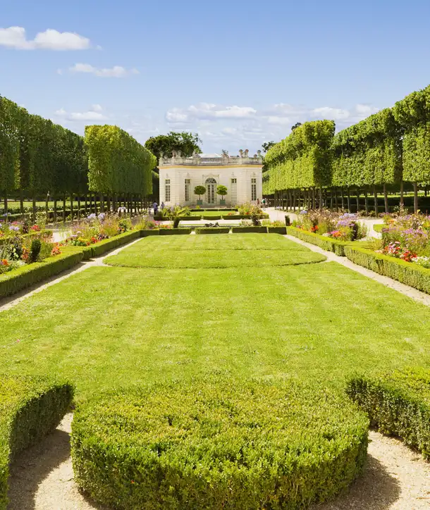 Perfectly-hedged green gardens on EF Tours Paris and Barcelona Trip.