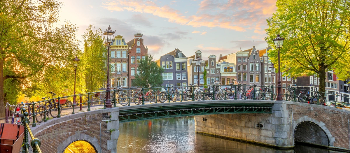 Students exploring Amsterdam on the European Carousel tour.