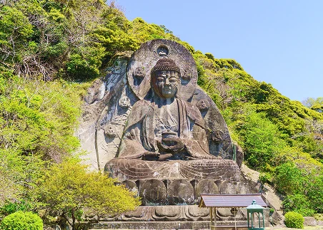  Explore the ancient Nihon-ji temple complex on the Bōsō Peninsula and see Japan’s largest stone Buddha carved into the mountain landscape