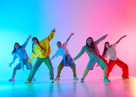 Participate in a K-Pop dance class, learning from K-Pop dancers who will guide you step-by-step through choreography