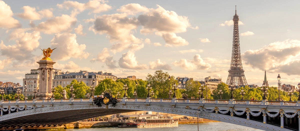 Pont Alexandre III and the Eiffel Tower in Paris on a London, Paris, Florence and Rome trip.