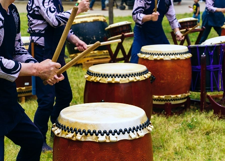 Connect with Japanese culture through interactive experiences designed for middle schoolers, like taiko drumming, karaoke, and arcade fun