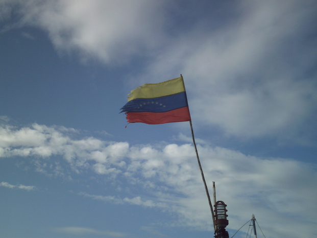 bandera de venezuela en penero margaritenojpg by Wilfredor CC0 Wikimedia Commons