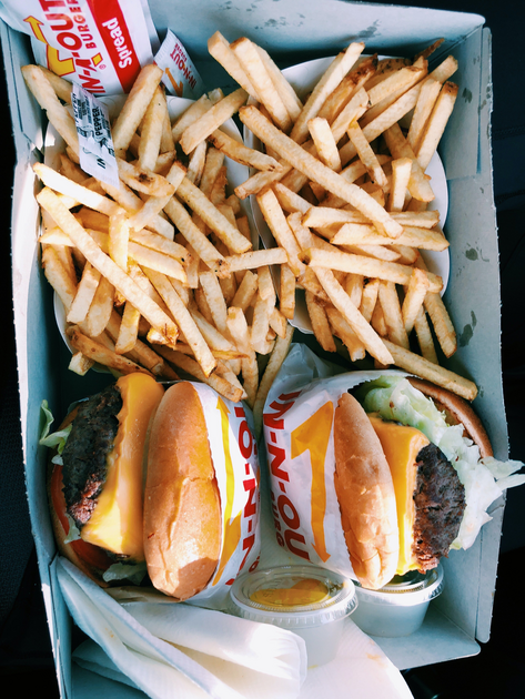 Fun Dinner Activities You MUST Try With Your Friends