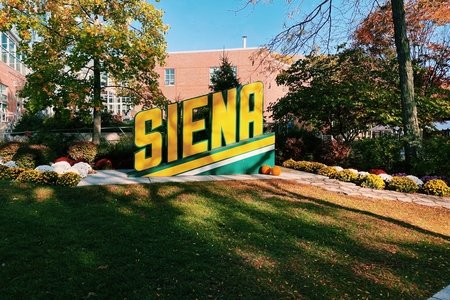 Siena College sign