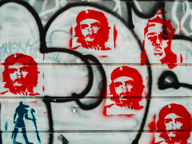 Grafitti of El Che Guevara by Matt Seymour from Unsplash