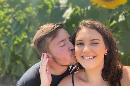 HC Winona writer Jada Escalera and her boyfriend Aleck in sunflower field