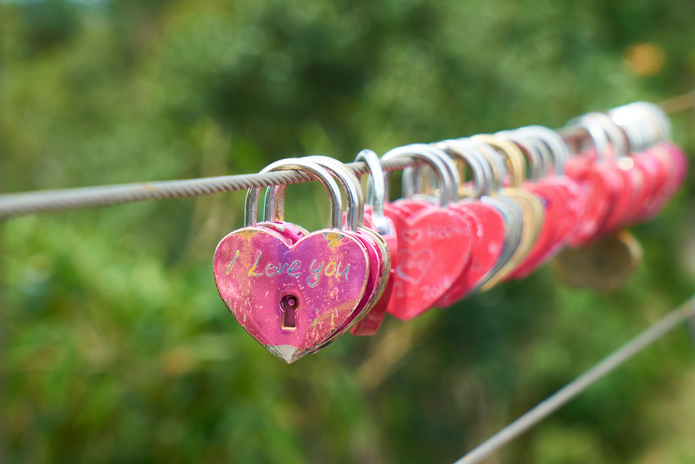 pink heart-shaped padlocks