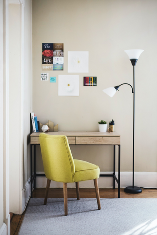 Desk and work space by Kari Shea from unsplash