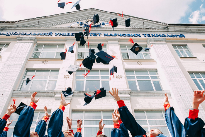 graduation ceremony caps by napr0tiv on Unsplash