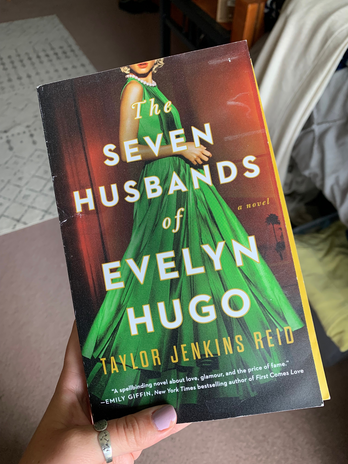 \"The Seven Husbands of Evelyn Hugo\" Book Cover