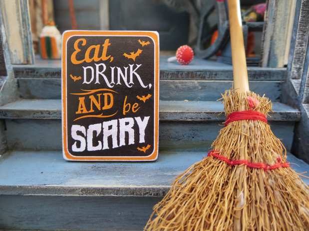 eat drink and be scary by Unsplash