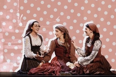 Mel Weyn On Touring With Fiddler On The Roof Her Campus