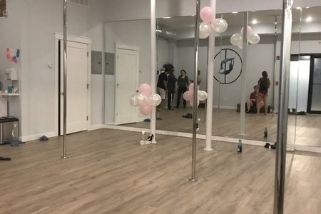 pole studio
