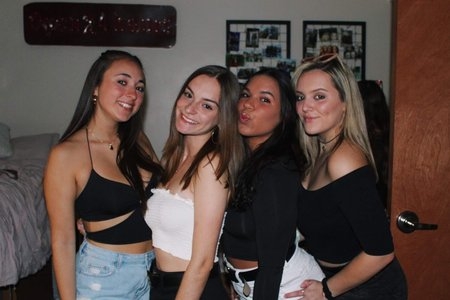 freshman roommates