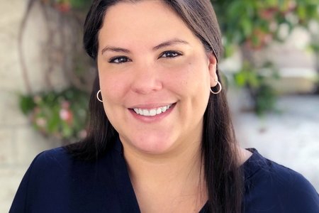 Headshot of Amberli Kelly (profile article/ please don’t put on librabry for public use)