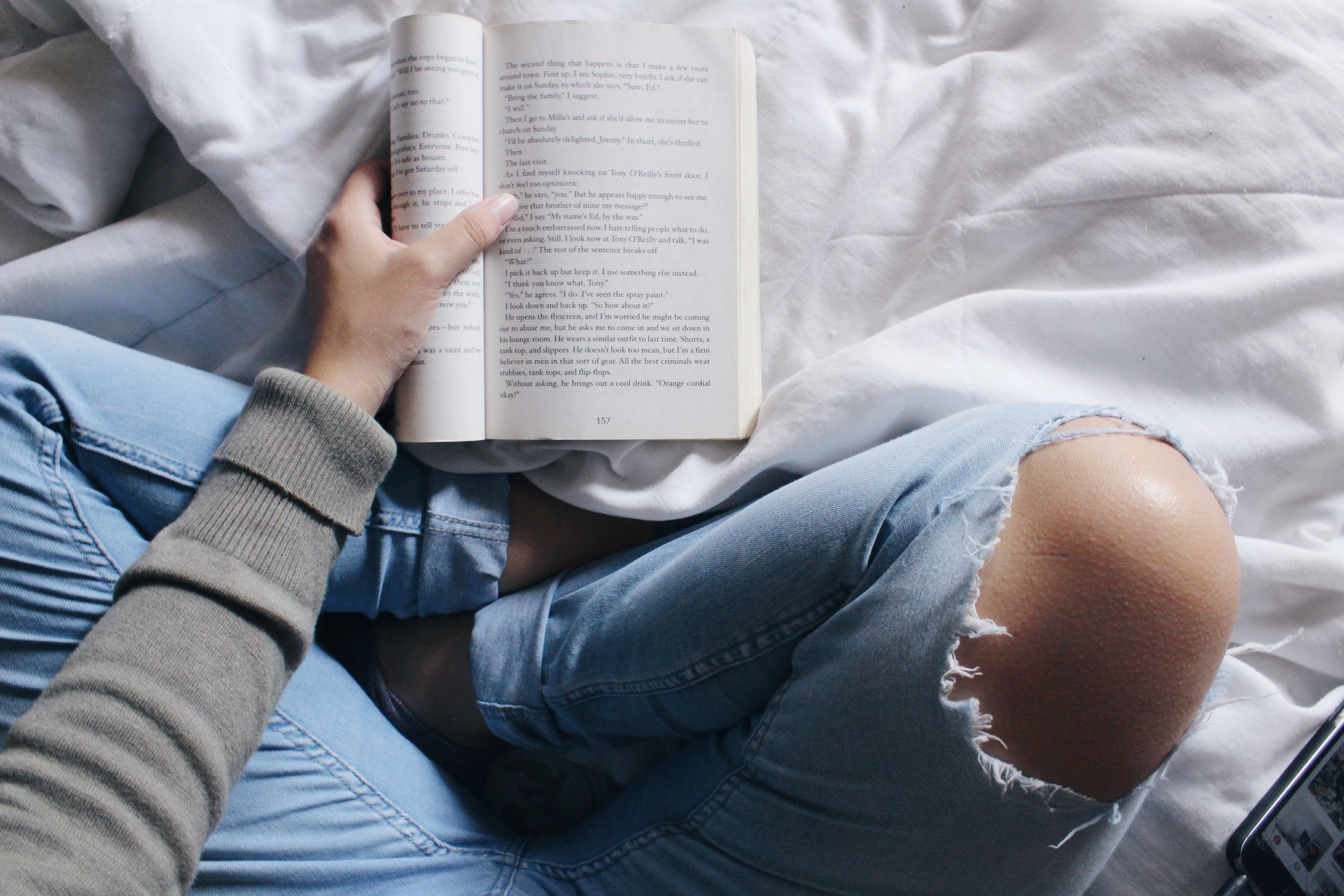 Book Review: The Art Forger | Her Campus