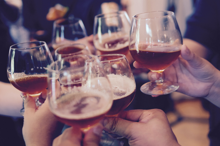 All Ten Stages A Bridesmaid Goes Through At Her Best Friend's Wedding 3 yutacar JKMnm3CIncw unsplash