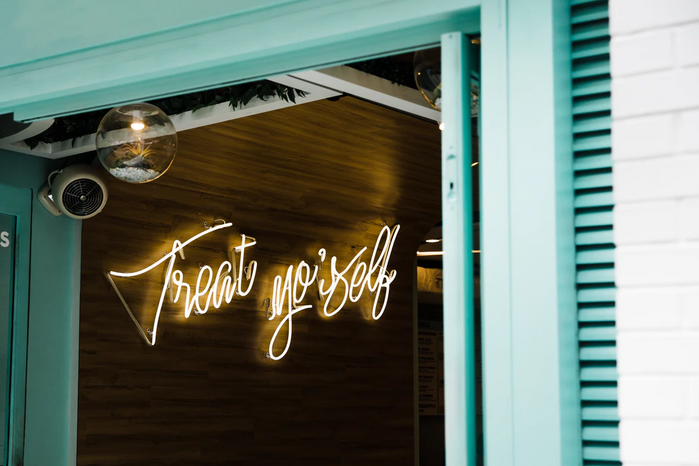 treat yourselfpng by Unsplash