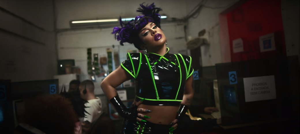 The brazilian drag queen Gloria Groove in her video clip