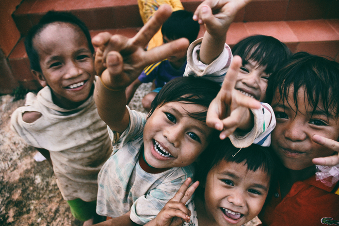 Vietnamese children by Larm Rmah