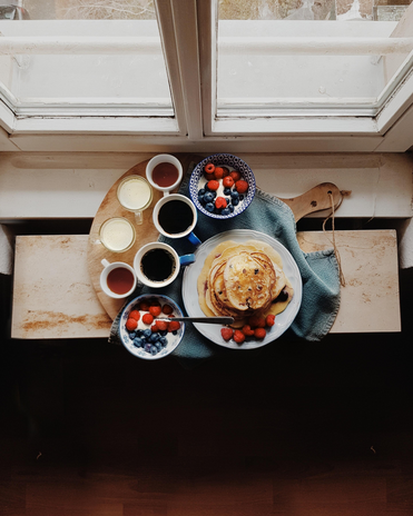 Pancakes yogurt and coffee by Natanja Grun