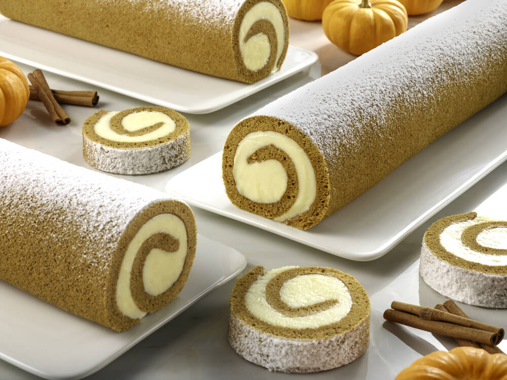 Thanksgiving Cake Rool Pumpkin Cake Roll