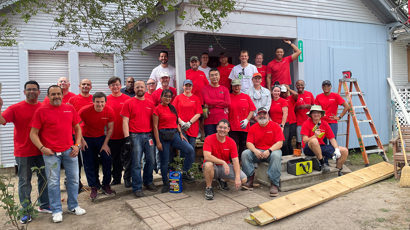 Halliburton's Veteran's Leadership Forum (VLF) worked with Rebuilding Together on local veteran's home.